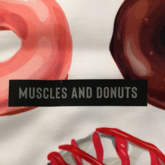 Muscles & Donuts Size Large workout top - Picture 4 of 7